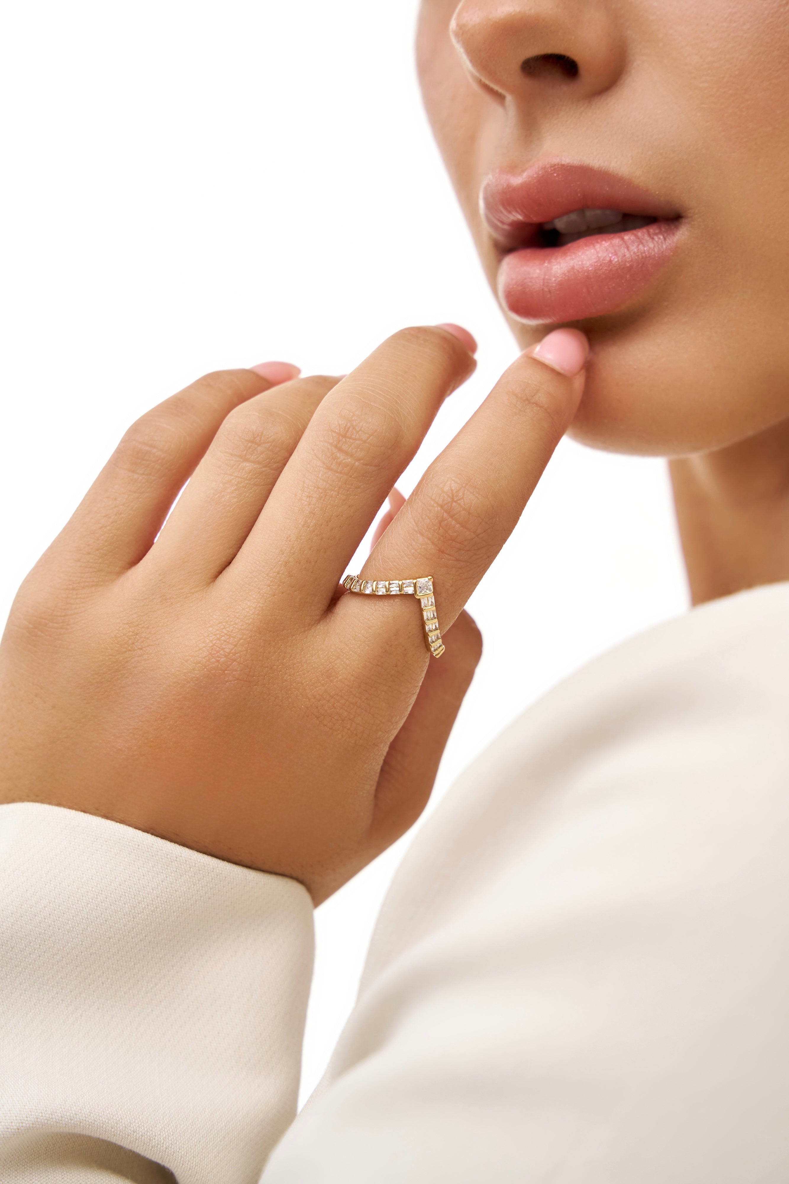 V baguette Ring